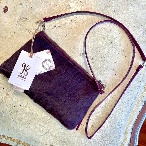 Hobo “Darcy” Convertible Crossbody Clutch - Picture 1 of 5